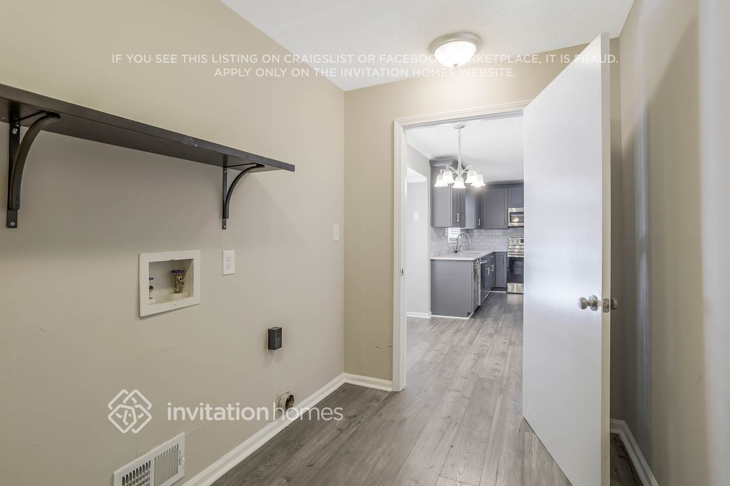 Building Photo - 2865 Castle Dr SW