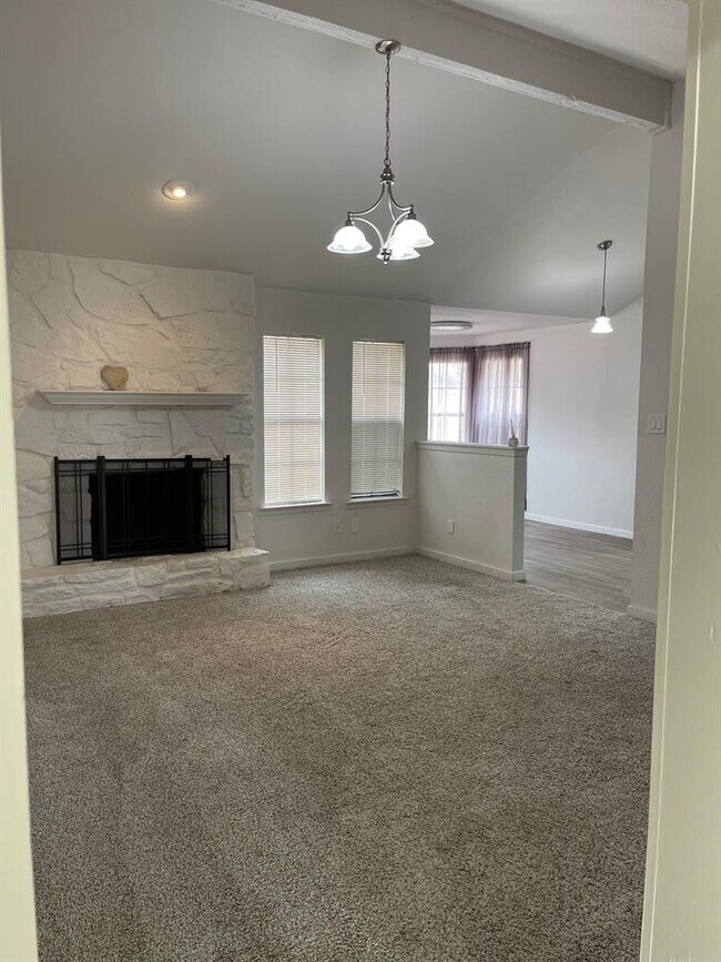 Building Photo - 3422 Danville Dr