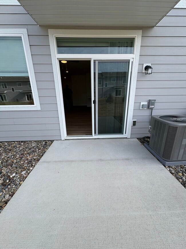 Building Photo - 216 Nw Waverly Dr