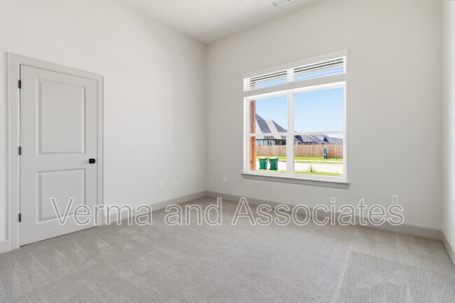 Building Photo - 970 Trestle Ln