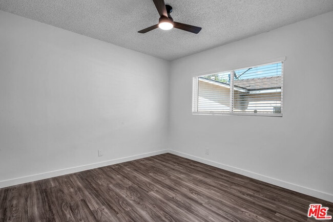 Building Photo - 1105 W 134th St