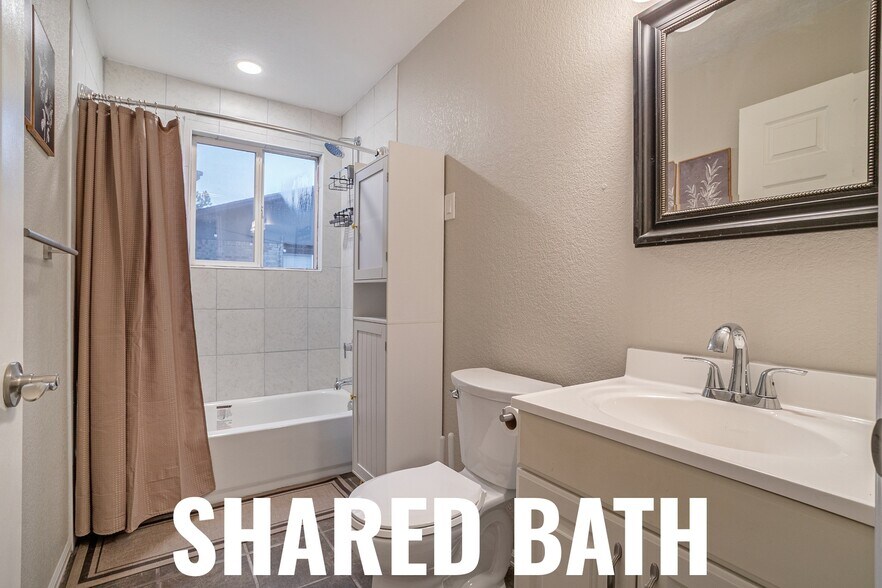 Building Photo - 13031 Dexter St