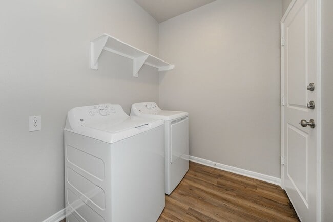 Building Photo - Where Style Meets Comfort: Elevate Your Living Experience