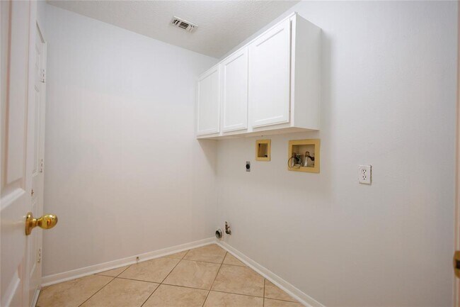 Building Photo - 1131 Spinnaker Way