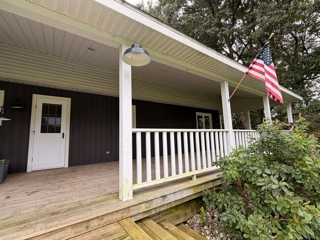 Building Photo - 6375 Bauer Rd