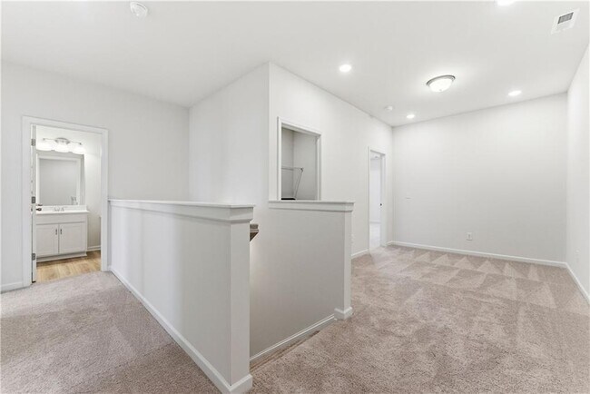 Building Photo - 22 Jacobs Farm Dr SE