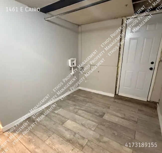 Building Photo - 1461 E Cairo-