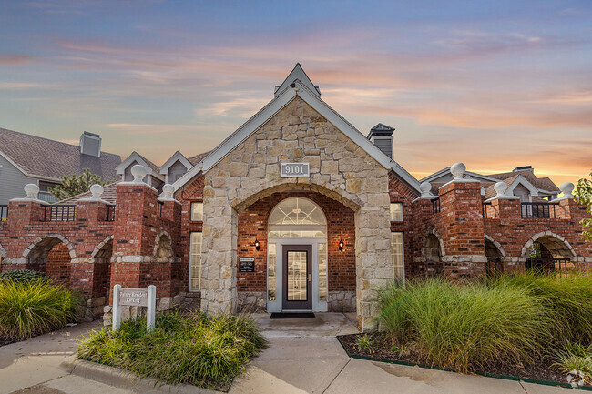 Clubhouse - The Reserve at Lenexa