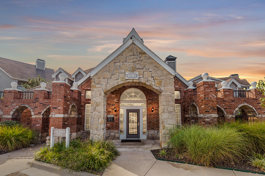 Clubhouse - The Reserve at Lenexa