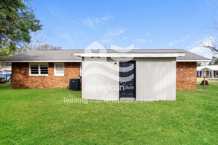 Building Photo - 103 Galahad Dr