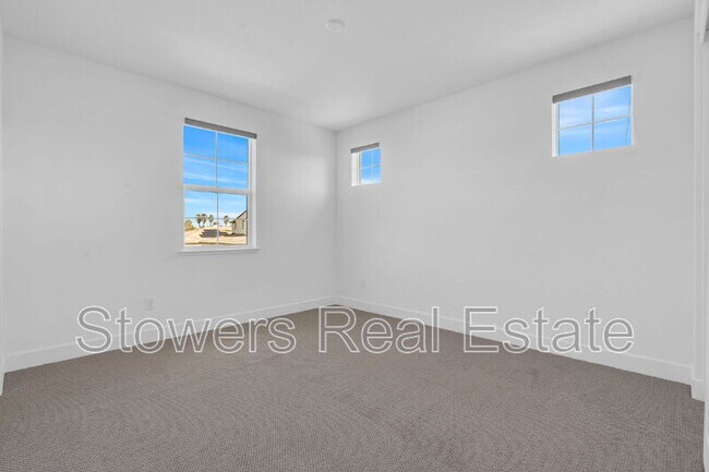 Building Photo - 176 Raven Cir