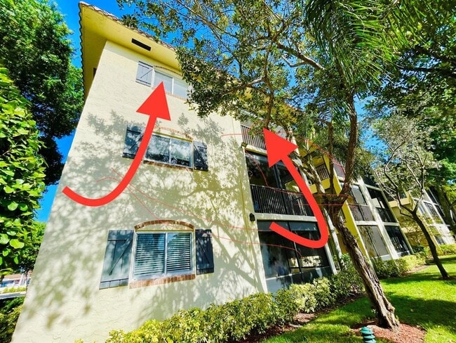 Building Photo - 257 S Cypress Rd