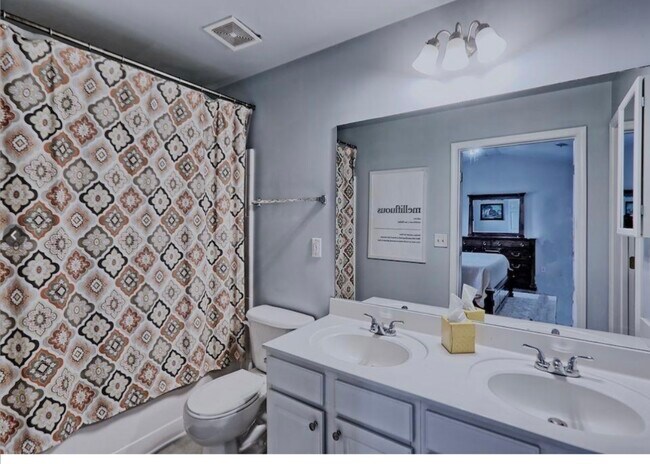 Building Photo - 4018 Edgecomb Dr