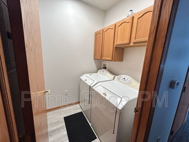 Building Photo - 6241 Holdrege-6