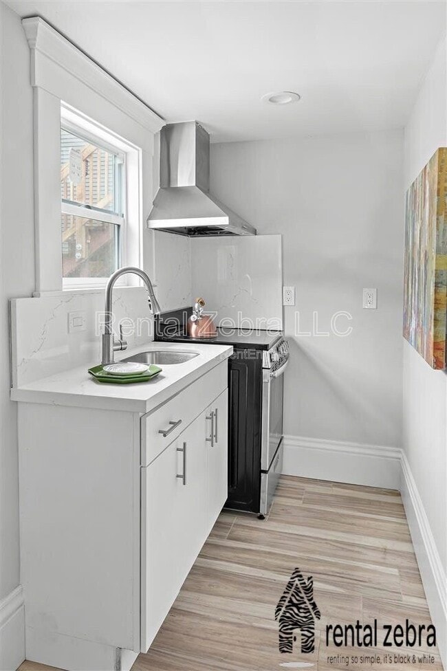 Building Photo - 1823 1/2 Delaware St