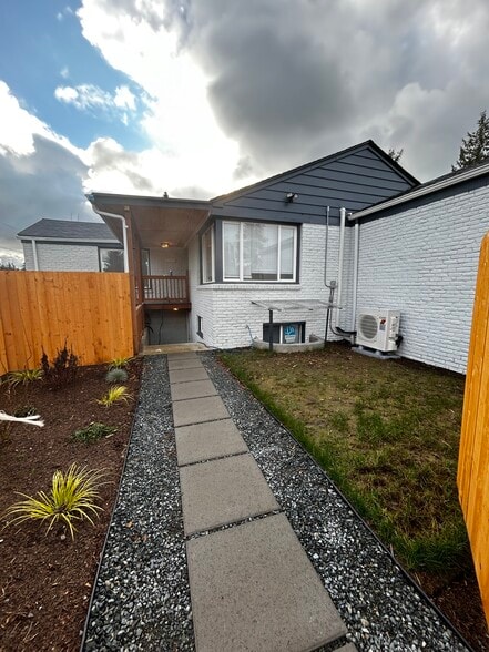 Building Photo - 12001 64th Ave S