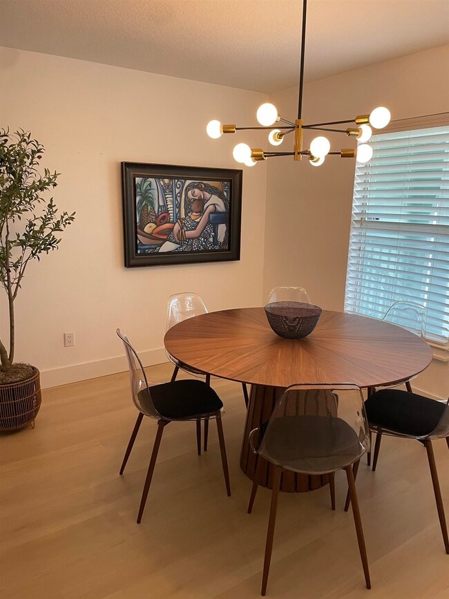 Building Photo - 204 16th St