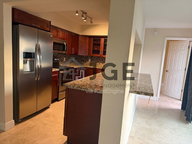 Building Photo - 861 SE 22nd Ave