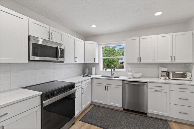 Building Photo - 5617 19th Ave S