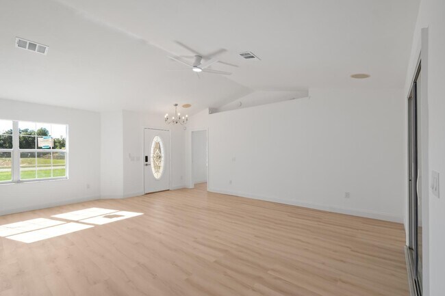 Building Photo - 12829 SW 38th Cir