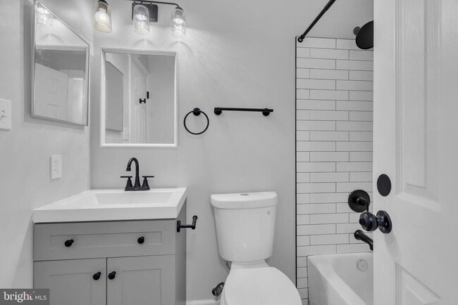 Building Photo - 8720 Sugarwood Ct