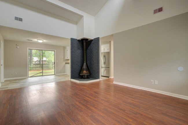 Building Photo - 105 Wadmalaw Cir