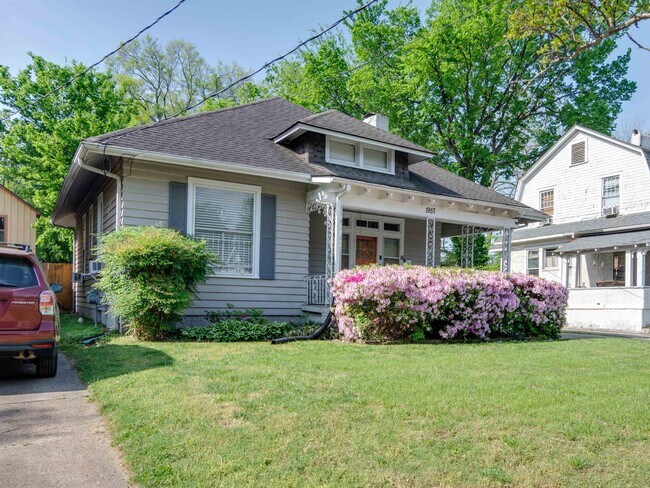 Primary Photo - 1957 Cowden Ave