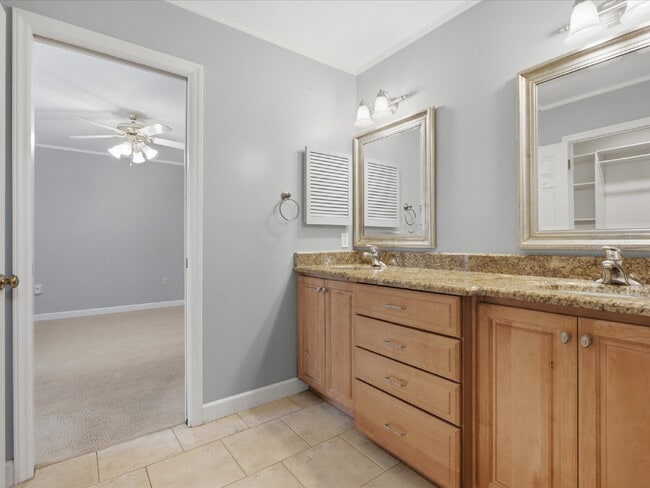 Building Photo - 9437 Fairmead Dr