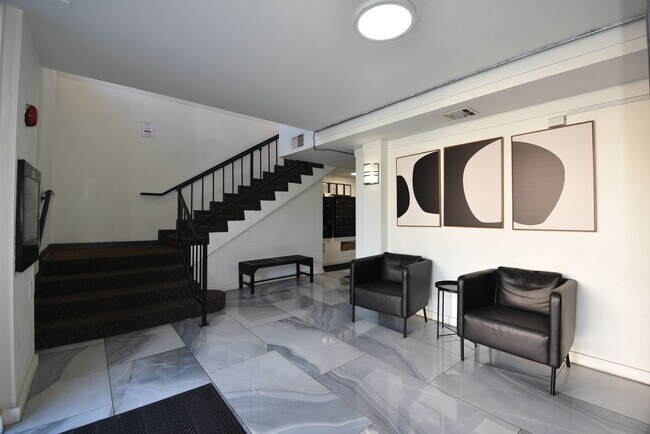 Interior Photo - 11030