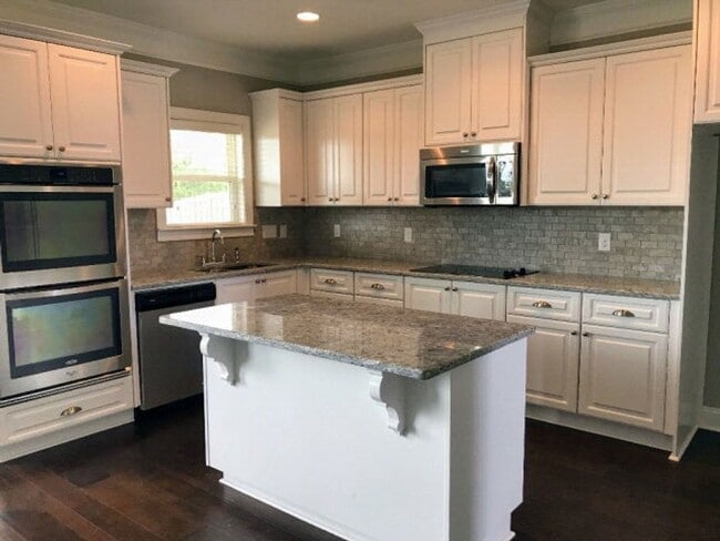 Building Photo - 327 Bella Rose Dr