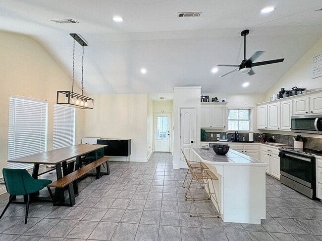 Building Photo - 10473 E Springwind Ct