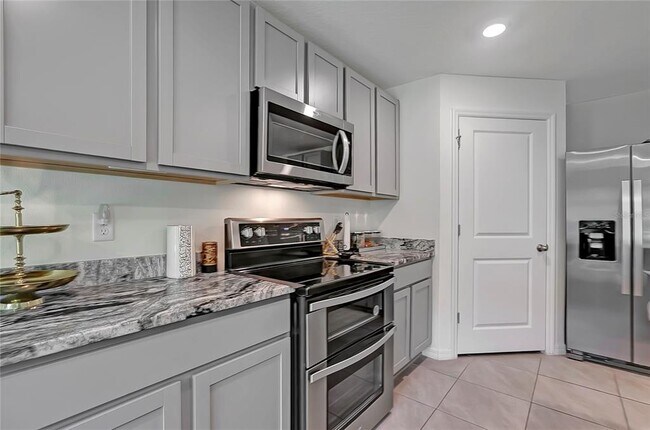Building Photo - 7737 Rosewood Gdn Lp