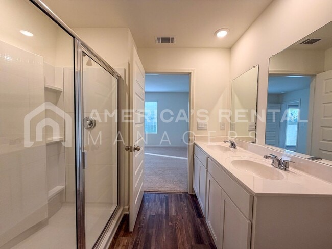 Building Photo - New Construction & Modern Living in Sandy Ridge!