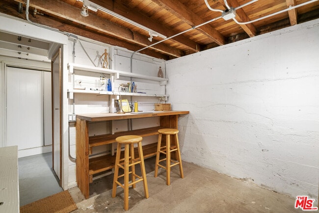 Building Photo - 816 Basin Dr