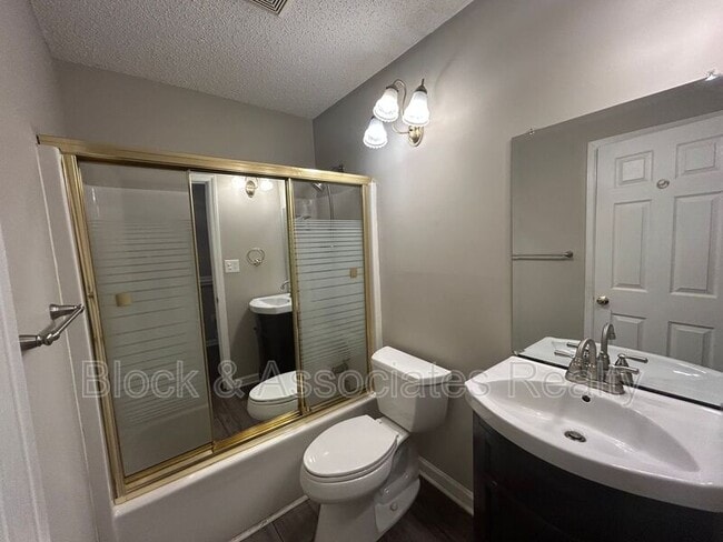Building Photo - 3512 Cherry Hill Dr