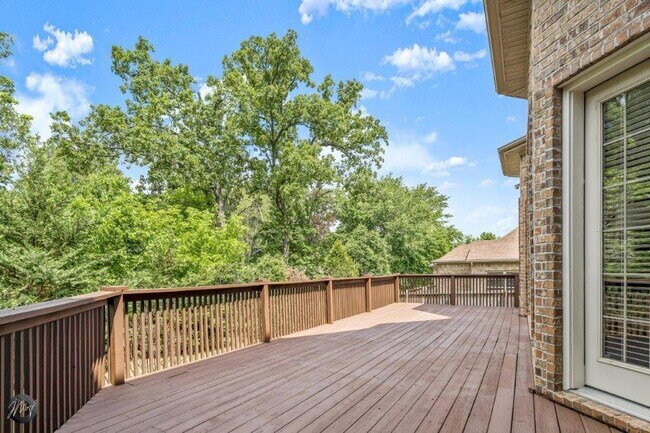 Building Photo - 5106 Sloan Cir