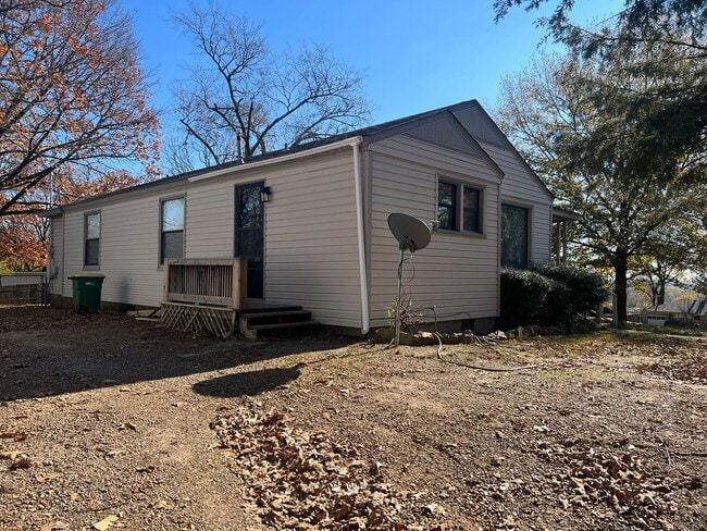 Building Photo - 104 Belmont Dr