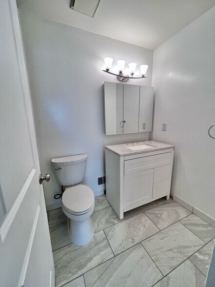Building Photo - 2736 Glenbridge Ct