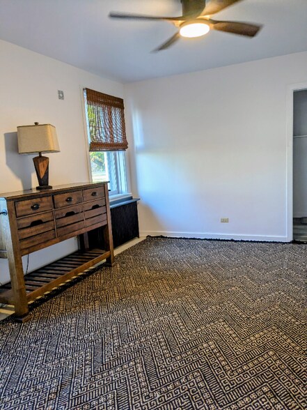 Building Photo - 2274 S Market St