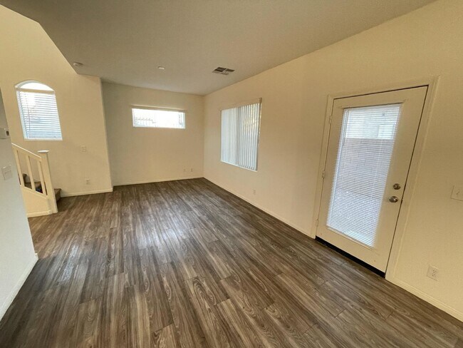 Building Photo - 10618 Allegrini Dr