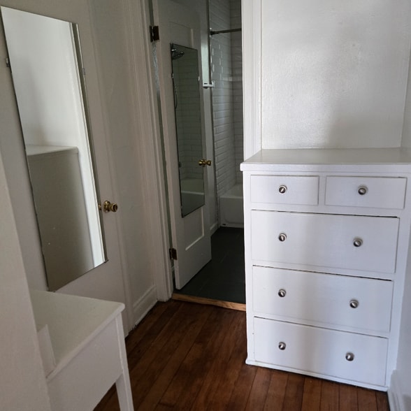 Building Photo - 829 N Formosa Ave