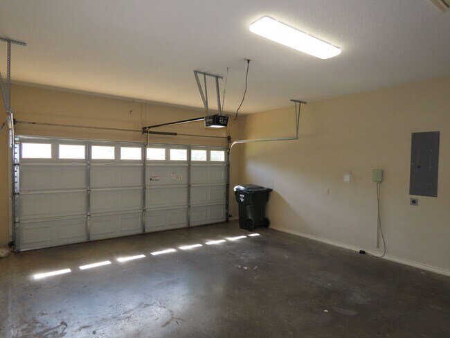 Building Photo - Cozy 3 Bedroom 2 Bathroom In Tyler!!