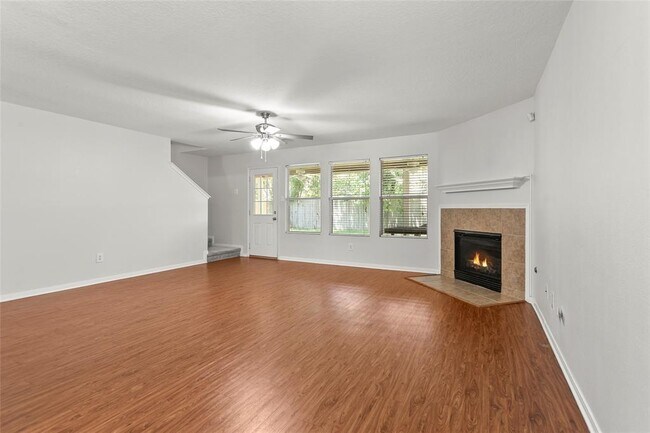 Building Photo - 16928 Scenic Knoll