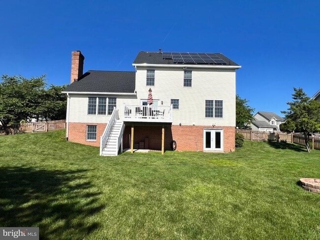 Building Photo - 2174 E Greenleaf Dr