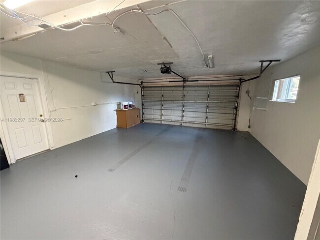 Building Photo - 6895 Loch Ness Dr