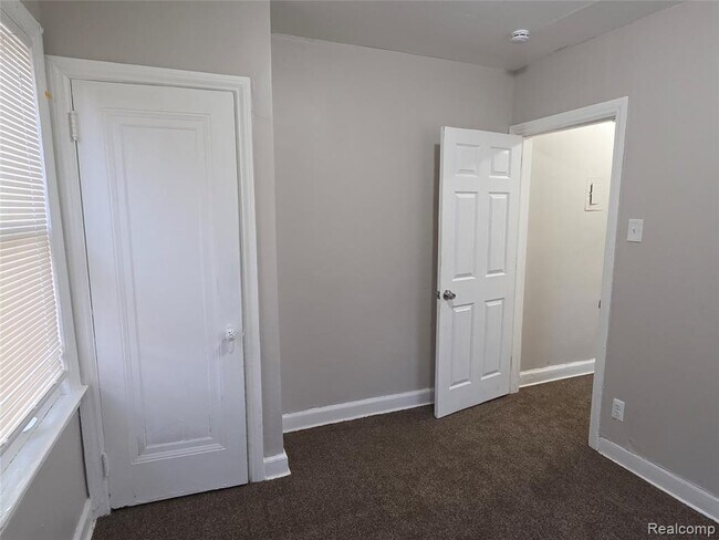 Building Photo - 5274 Nottingham Rd