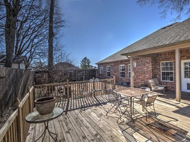 Building Photo - Located On The West Side Of Claremore - Provides Commuting To Work, Shopping, Schools & Restauran...