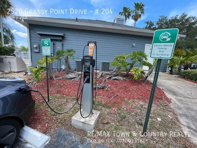 Building Photo - 2520 Grassy Point Dr