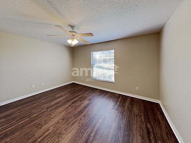 Building Photo - 315 Morningview Dr