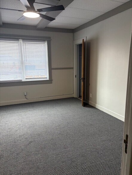 Building Photo - 820 N Main St